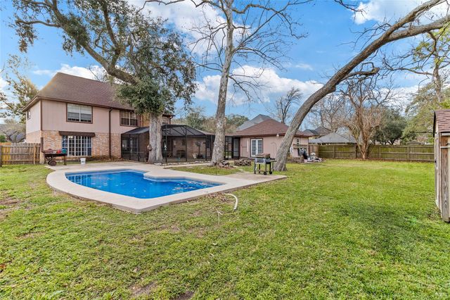 105 Poinciana Street Street, Lake Jackson, TX 77566