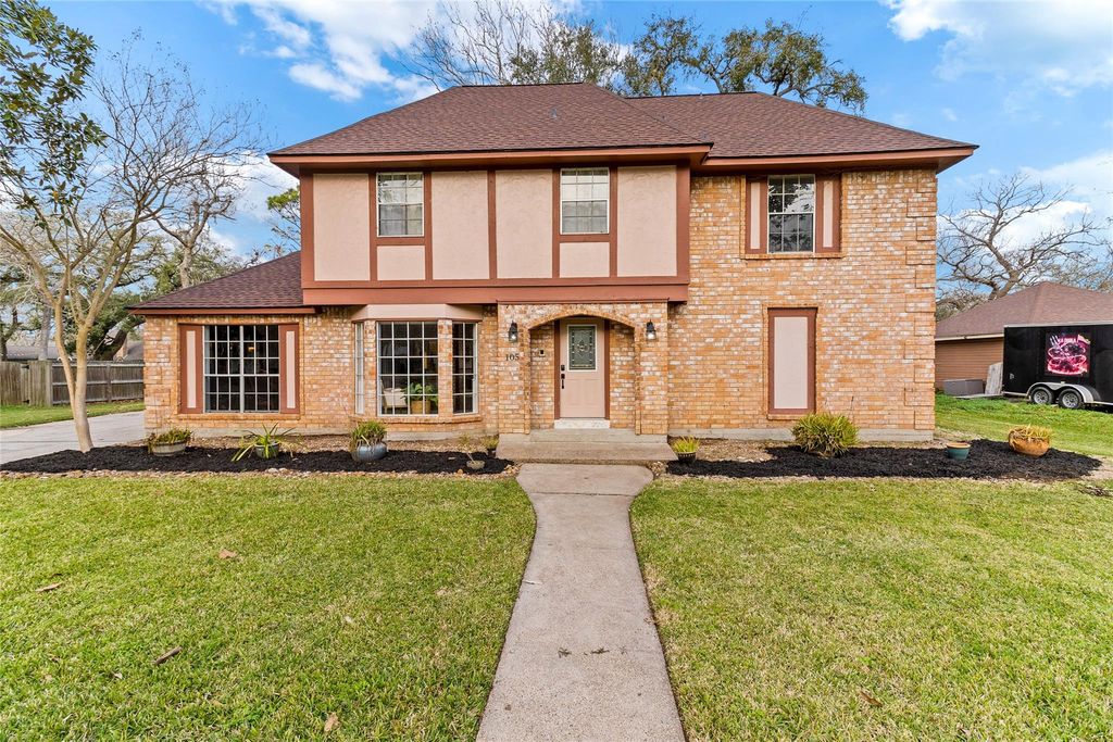 105 Poinciana Street Street, Lake Jackson, TX 77566