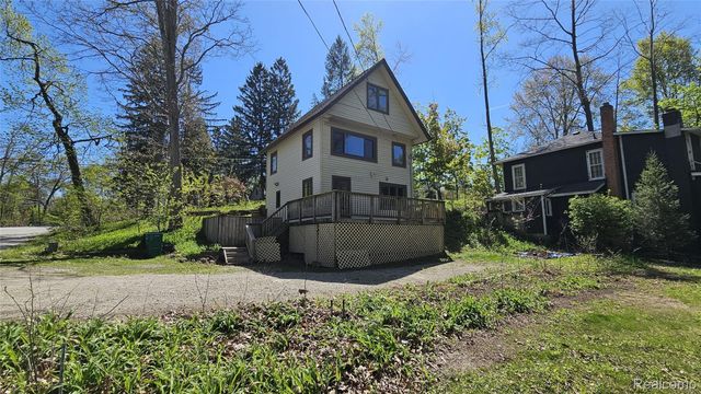 9847 Portage Lake Avenue, Dexter Township, MI 48169