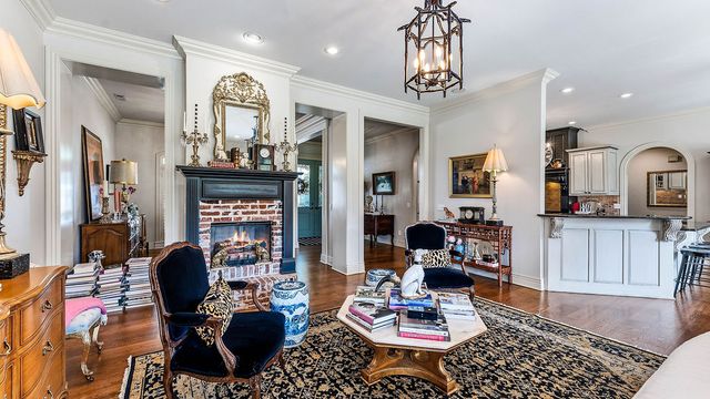 4302 W Willowbend Drive, Rogers, AR 72758