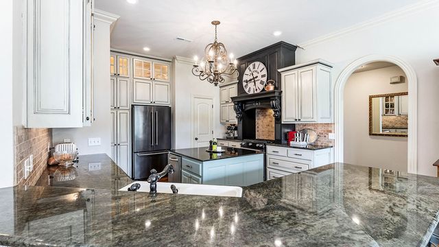 4302 W Willowbend Drive, Rogers, AR 72758