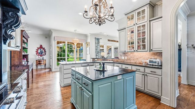 4302 W Willowbend Drive, Rogers, AR 72758