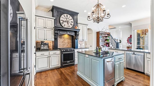 4302 W Willowbend Drive, Rogers, AR 72758