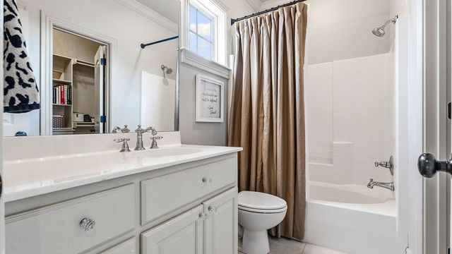 4302 W Willowbend Drive, Rogers, AR 72758