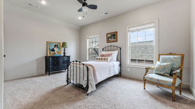 4302 W Willowbend Drive, Rogers, AR 72758