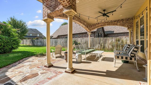 4302 W Willowbend Drive, Rogers, AR 72758