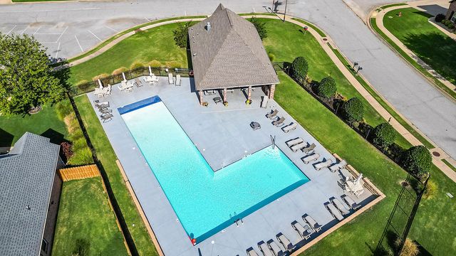 4302 W Willowbend Drive, Rogers, AR 72758