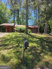 167 Iris Court, Riverdale, GA 30274