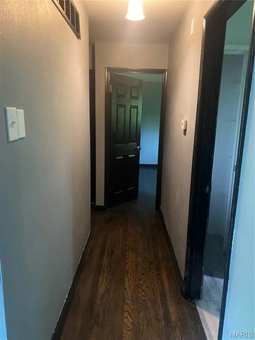 922 Everglade Court, St Louis, MO 63137