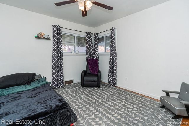 9012 Roosevelt Street, Taylor, MI 48180