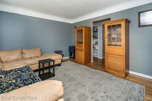 9012 Roosevelt Street, Taylor, MI 48180