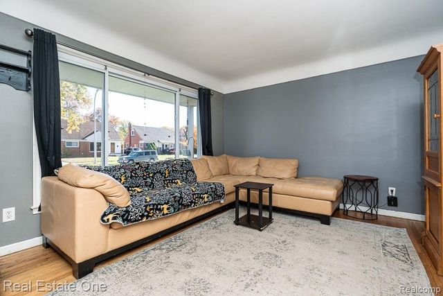 9012 Roosevelt Street, Taylor, MI 48180