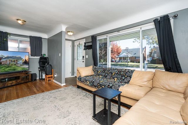 9012 Roosevelt Street, Taylor, MI 48180