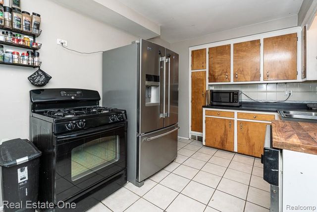 9012 Roosevelt Street, Taylor, MI 48180