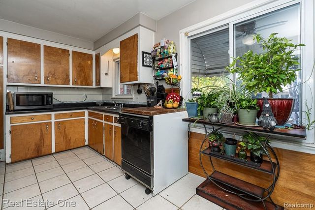 9012 Roosevelt Street, Taylor, MI 48180