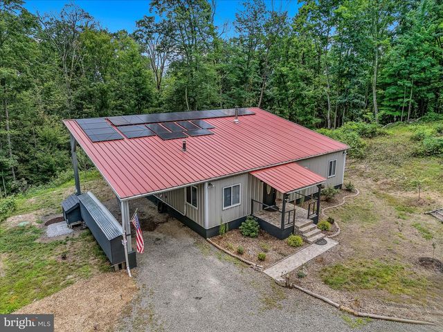 397 HAPPY VALLEY LN, Berkeley Springs, WV 25411