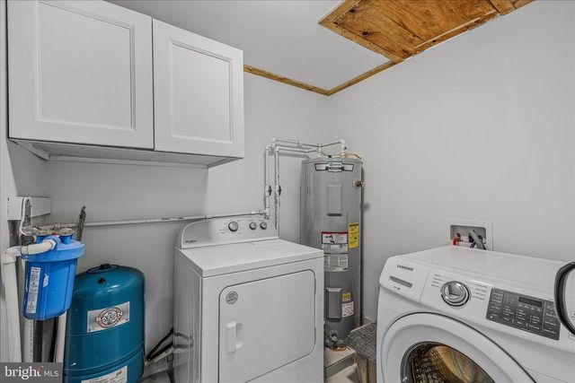 397 HAPPY VALLEY LN, Berkeley Springs, WV 25411
