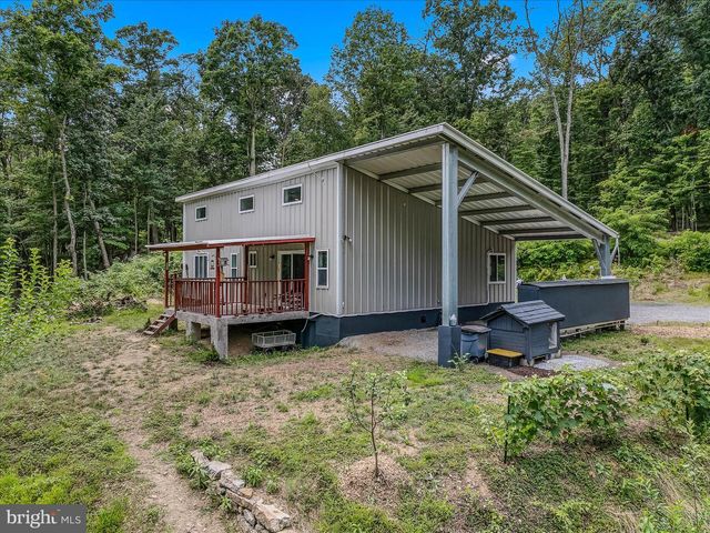 397 HAPPY VALLEY LN, Berkeley Springs, WV 25411