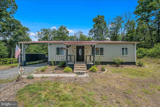 397 HAPPY VALLEY LN, Berkeley Springs, WV 25411
