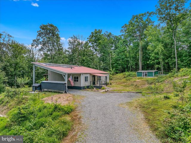 397 HAPPY VALLEY LN, Berkeley Springs, WV 25411