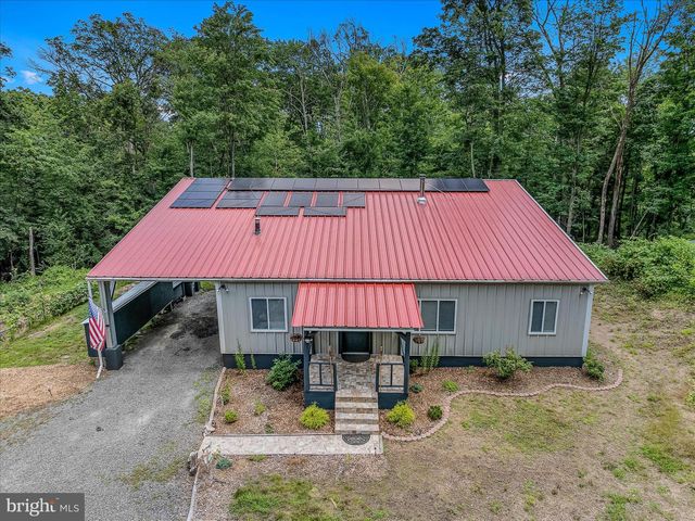 397 HAPPY VALLEY LN, Berkeley Springs, WV 25411