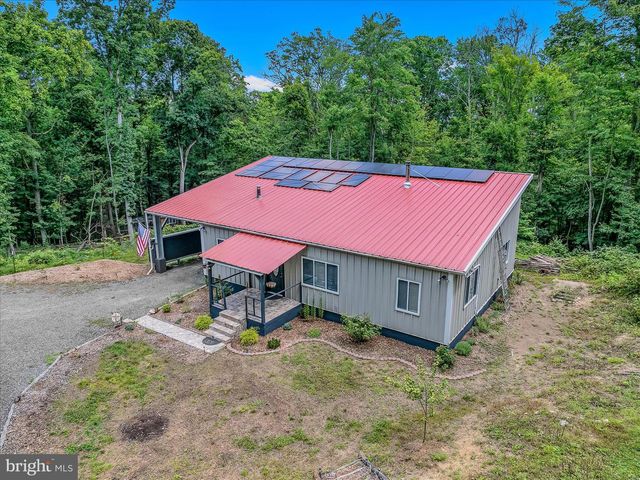 397 HAPPY VALLEY LN, Berkeley Springs, WV 25411