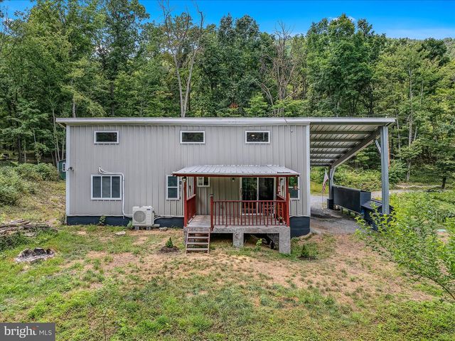 397 HAPPY VALLEY LN, Berkeley Springs, WV 25411