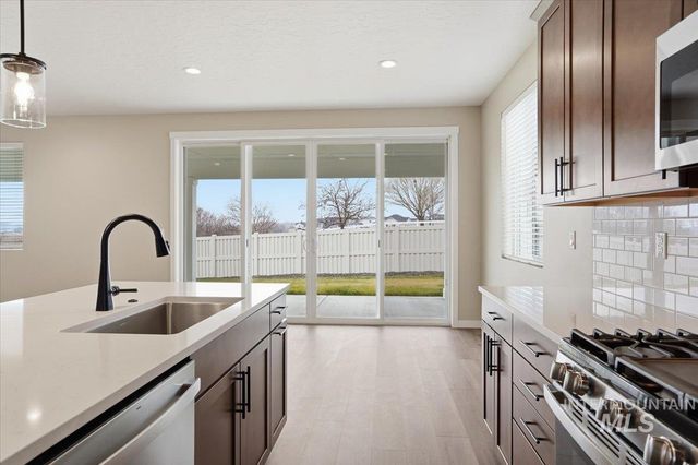 551 Thurso Ln, Middleton, ID 83644