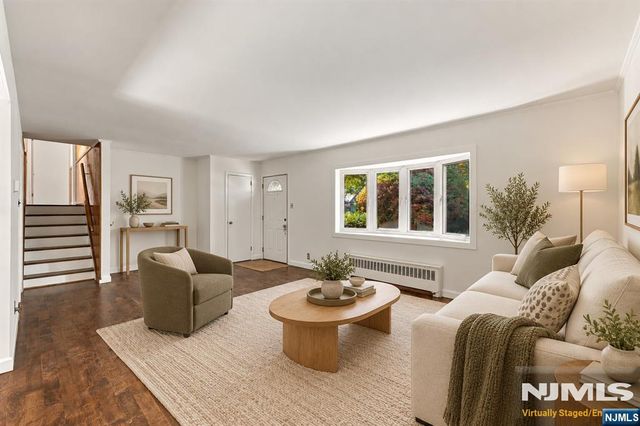 29 Addison Place, Ho-ho-kus, NJ 07423