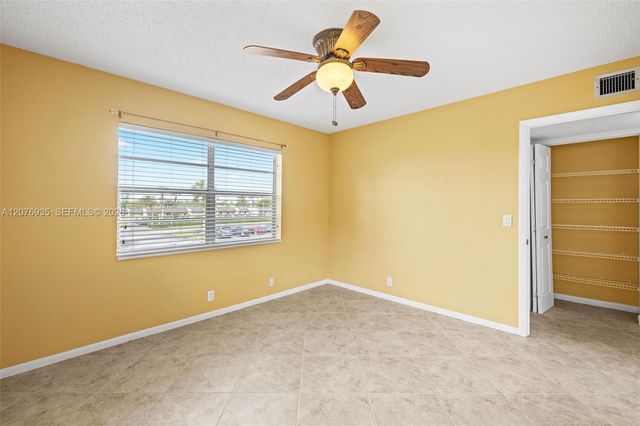 110 Lake Meryl Drive 216, West Palm Beach, FL 33411