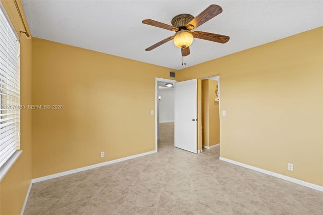 110 Lake Meryl Drive 216, West Palm Beach, FL 33411