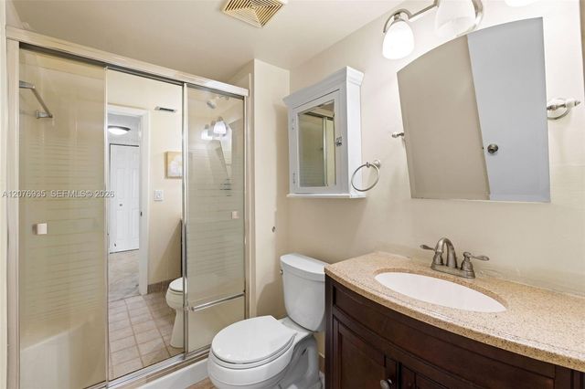 110 Lake Meryl Drive 216, West Palm Beach, FL 33411