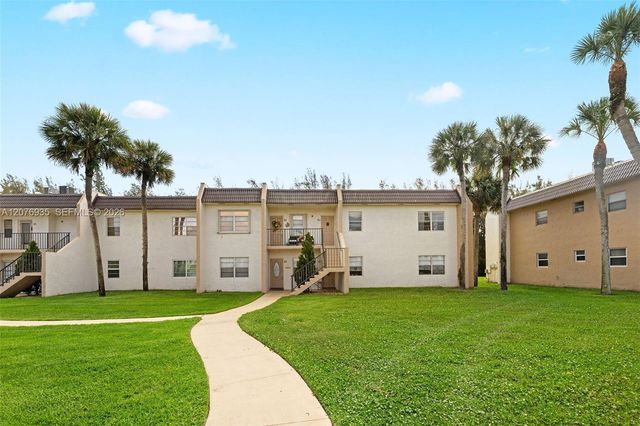 110 Lake Meryl Drive 216, West Palm Beach, FL 33411