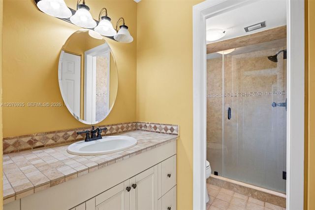 110 Lake Meryl Drive 216, West Palm Beach, FL 33411