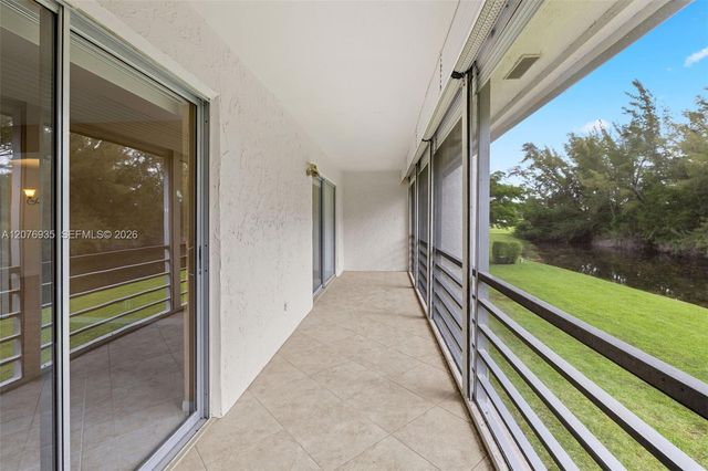 110 Lake Meryl Drive 216, West Palm Beach, FL 33411