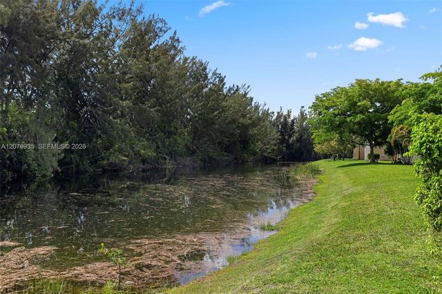 110 Lake Meryl Drive 216, West Palm Beach, FL 33411