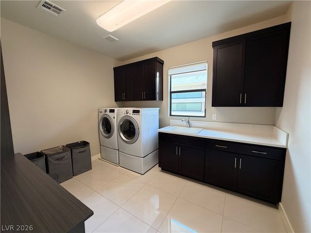 66 Pristine Glen Street, Las Vegas, NV 89135