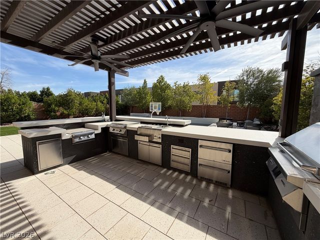 66 Pristine Glen Street, Las Vegas, NV 89135