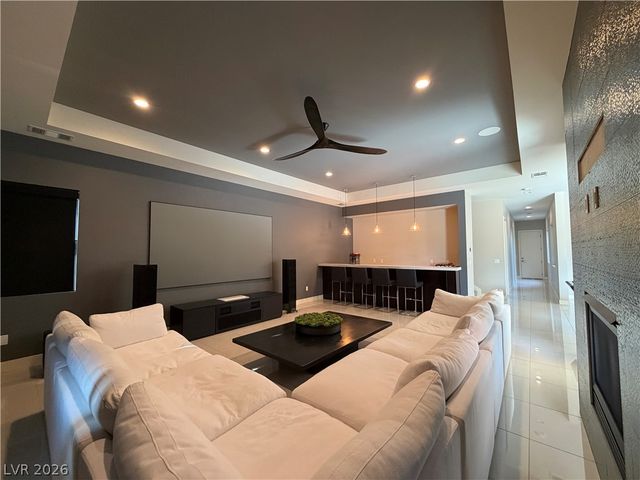 66 Pristine Glen Street, Las Vegas, NV 89135