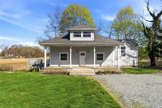 11 Heights Avenue, Warwick, RI 02889