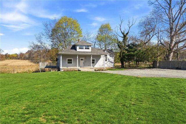 11 Heights Avenue, Warwick, RI 02889