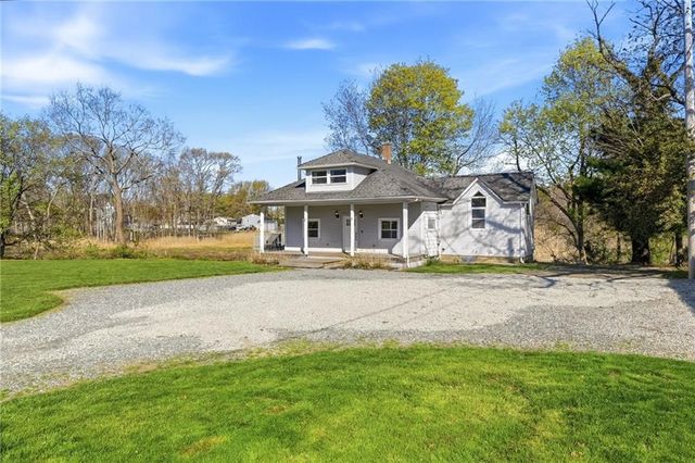 11 Heights Avenue, Warwick, RI 02889