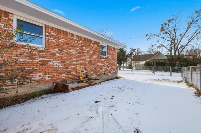 107 N 7th Street, Krum, TX 76249