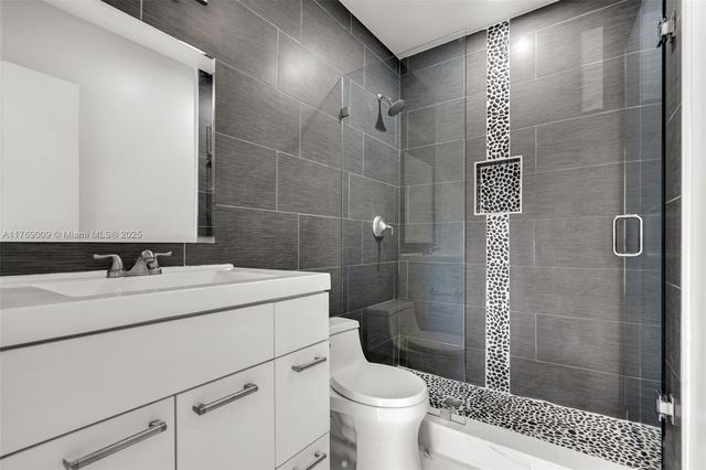 5241 Redwood Ct, Plantation, FL 33317