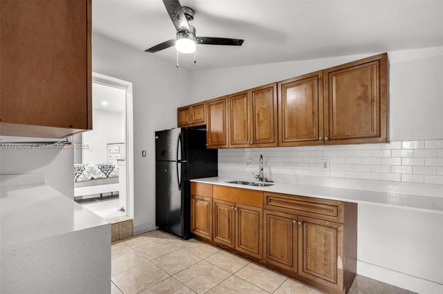 5241 Redwood Ct, Plantation, FL 33317