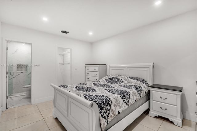 5241 Redwood Ct, Plantation, FL 33317