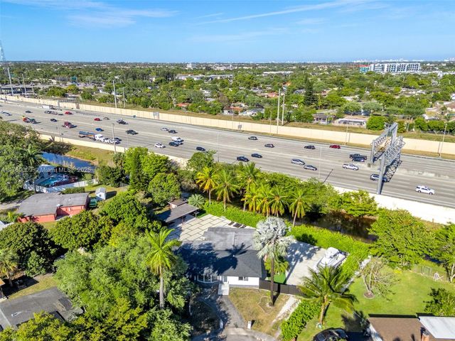 5241 Redwood Ct, Plantation, FL 33317