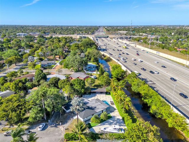 5241 Redwood Ct, Plantation, FL 33317