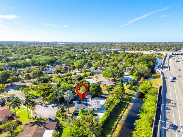 5241 Redwood Ct, Plantation, FL 33317