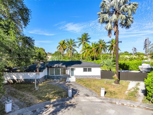 5241 Redwood Ct, Plantation, FL 33317